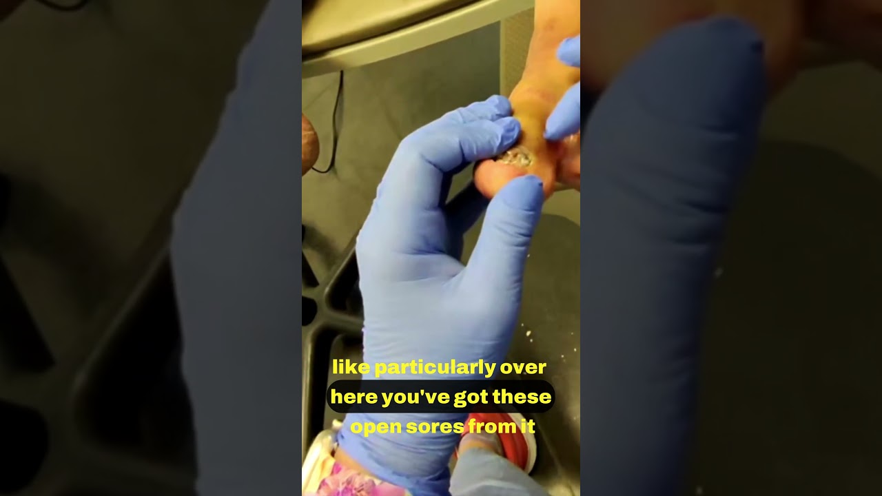 Navigating Tech Issues with Humor 📱 #TechHumor 😂#ITLaughs 💻🤣#FixItWithFunny 🛠️😆 1